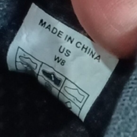 CROCS Anyweather Women's Red Suede Slip-On Loafers Shoes Size 9 - Picture 11 of 11